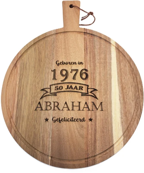 Abraham borrelplank van hout als cadeau