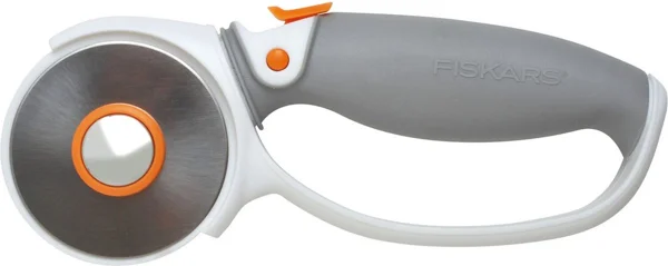 Fiskars rolmes 60 mm als cadeau voor naaister