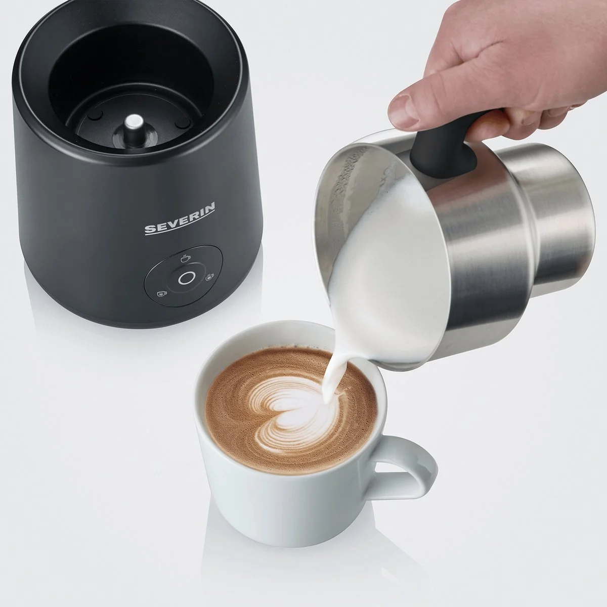 Severin Spuma Lite melkopschuimer met chocolademelk functie als cadeau voor een chocoladeliefhebber