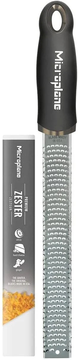 Microplane Premium Classic fijne rasp voor Parmezaanse kaas als cadeau voor een pizzaliefhebber
