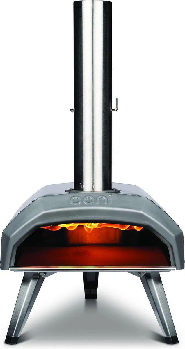 Ooni Karu 12 pizzaoven op hout en houtskool als cadeau voor een pizzaliefhebber