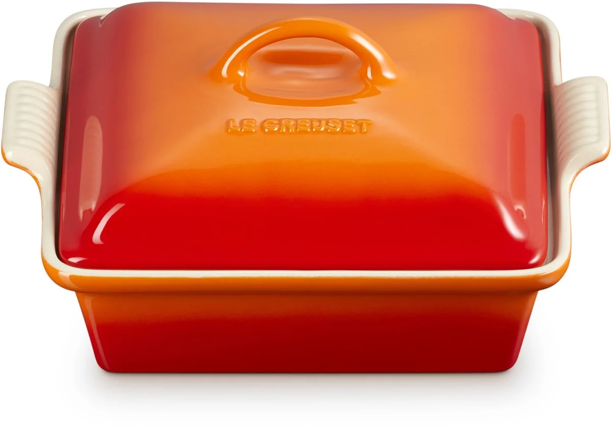 Le Creuset vierkante ovenschaal met deksel in oranjerood als kerstcadeau voor schoonouders